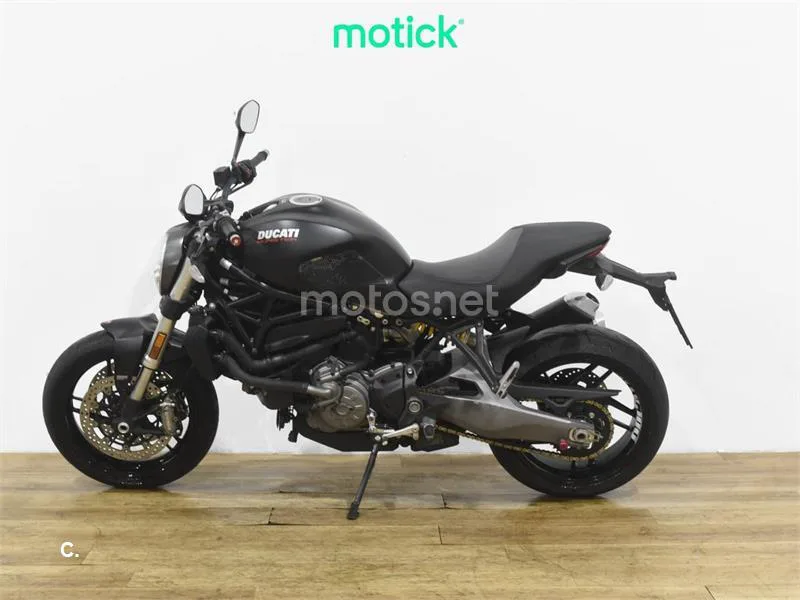 Ducati Monster 821 – Vista 7