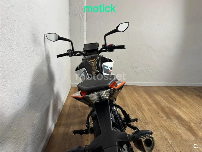 KTM 125 – Vista 6