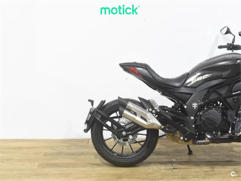 Benelli 502 C – Vista 3