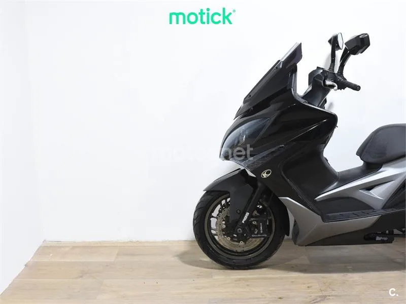 Kymco Xciting 400 – Vista 8