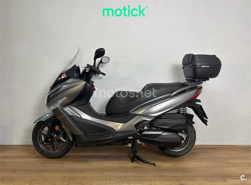 Kymco Grand Dink 300 – Vista 7
