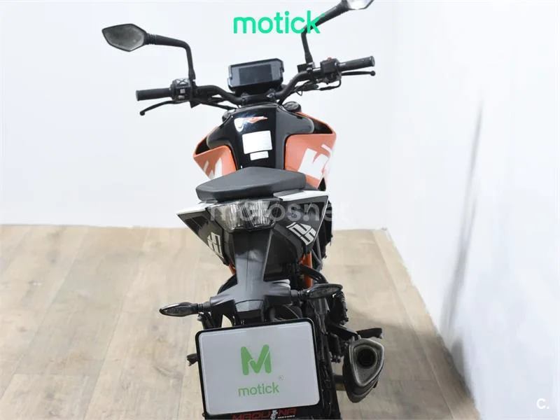 KTM 125 – Vista 6
