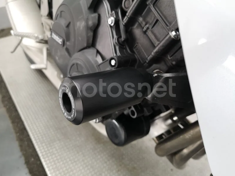 Honda CB 1000R – Vista 12