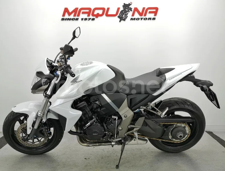 Honda CB 1000R – Vista 15