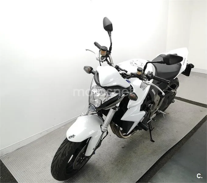Honda CB 1000R – Vista 16