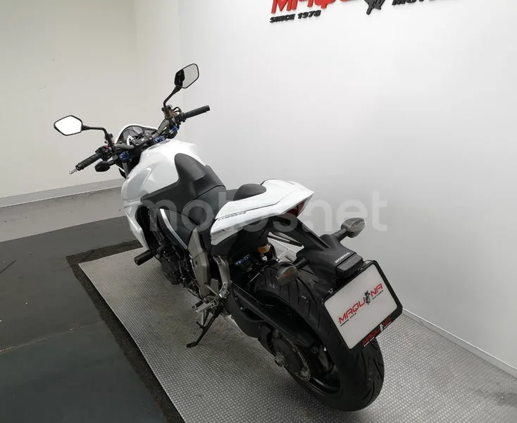 Honda CB 1000R – Vista 18