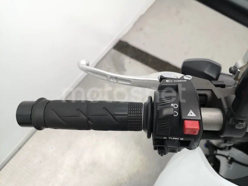 Honda CB 1000R – Vista 9