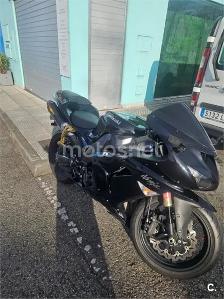 Kawasaki ZX-10R – Vista 2