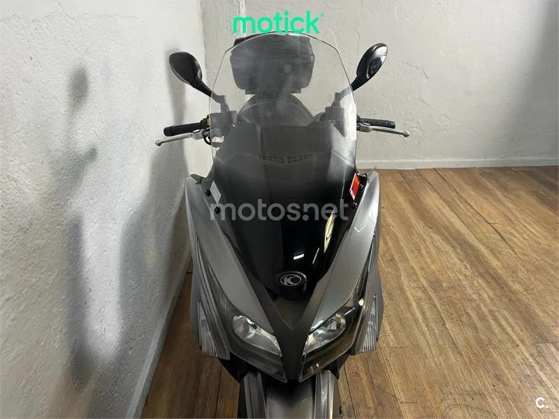 Kymco Grand Dink 300 – Vista 11