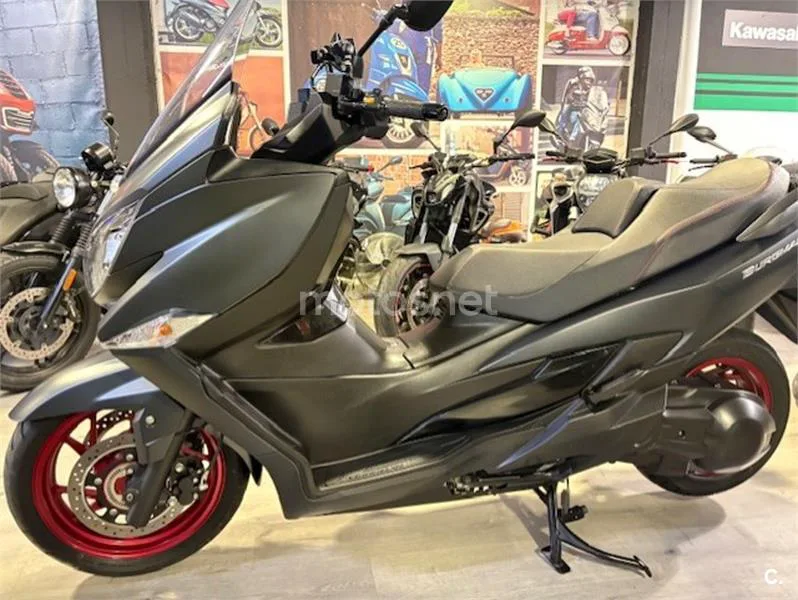 Suzuki Burgman 400 – Vista 3