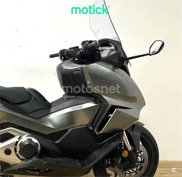 Honda Forza 750 – Vista 3