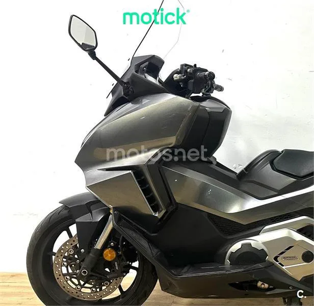 Honda Forza 750 – Vista 6