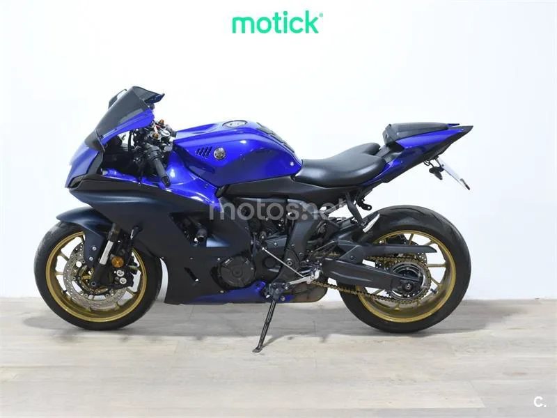 Yamaha R7 – Vista 7