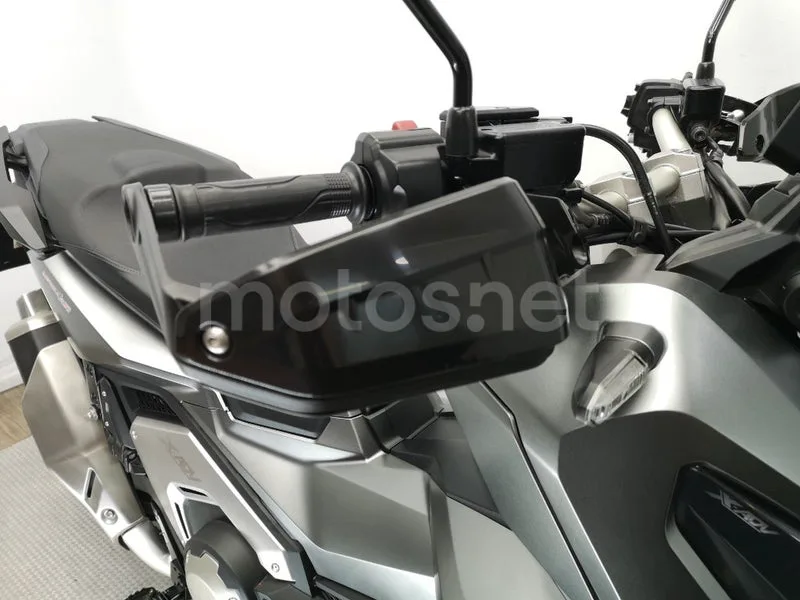 Honda X-ADV – Vista 12