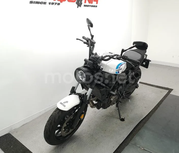 Yamaha XSR 700 – Vista 15