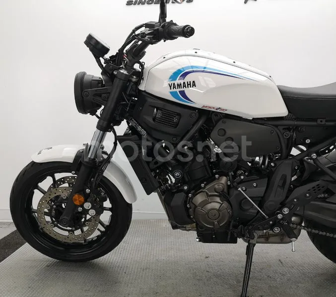 Yamaha XSR 700 – Vista 19