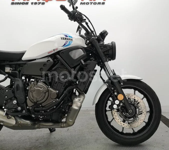 Yamaha XSR 700 – Vista 6