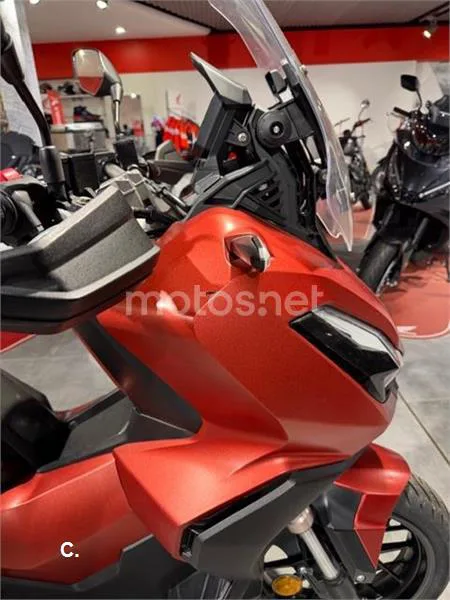 Honda ADV 350 – Vista 3