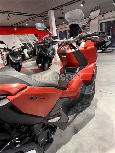 Honda ADV 350 – Vista 4