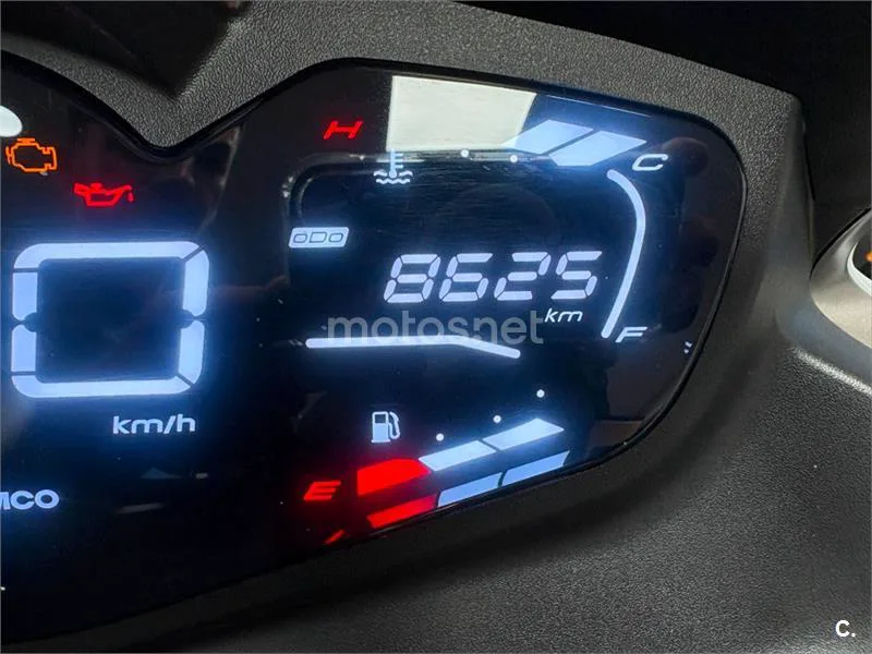 Kymco Xciting VS 400 – Vista 3