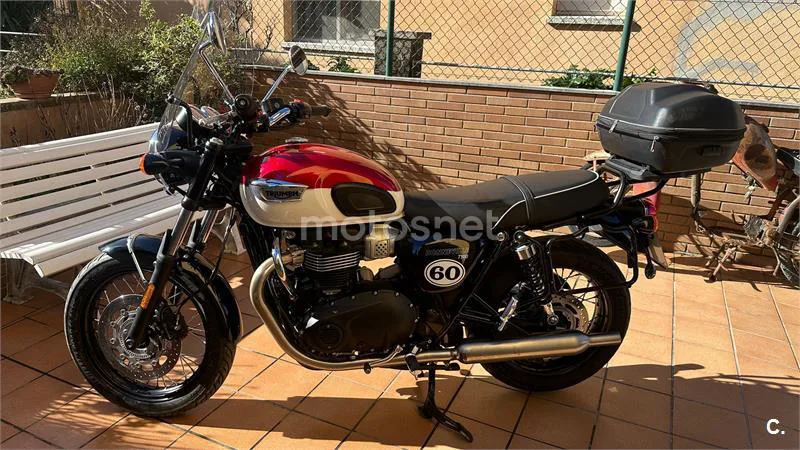 Triumph Bonneville T100 – Vista 6