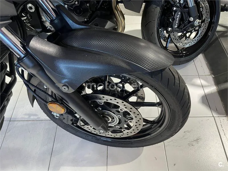 Suzuki V-Strom 650 – Vista 8