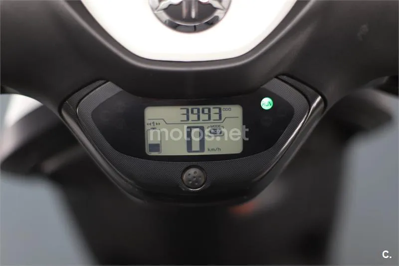 Yamaha NMAX – Vista 5