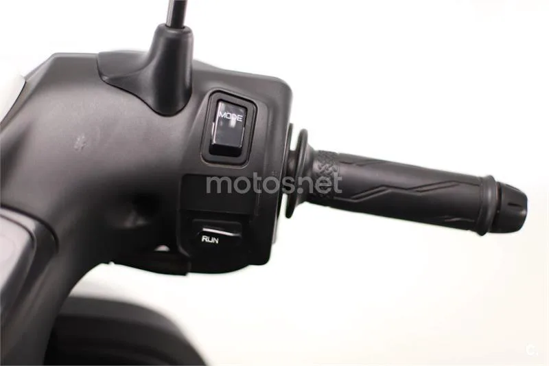 Yamaha NMAX – Vista 8