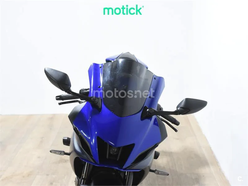 Yamaha R7 – Vista 11