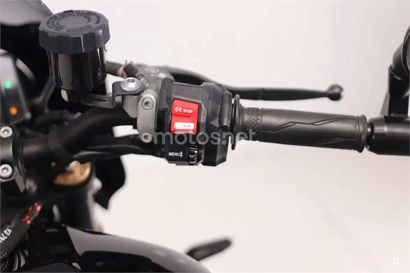 Yamaha XSR 900 – Vista 8