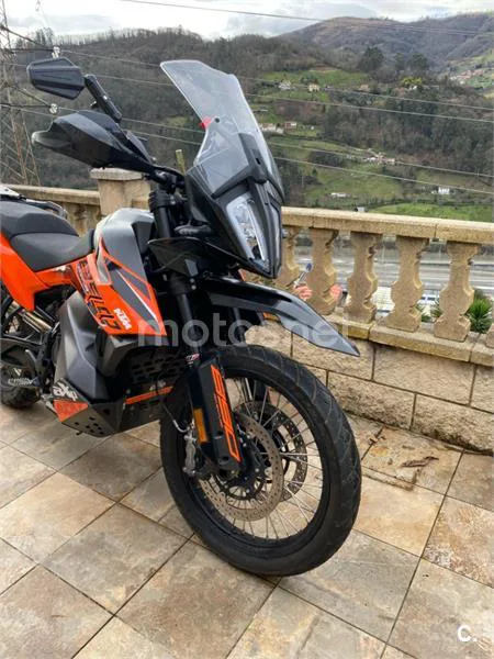 KTM 890 – Vista 2