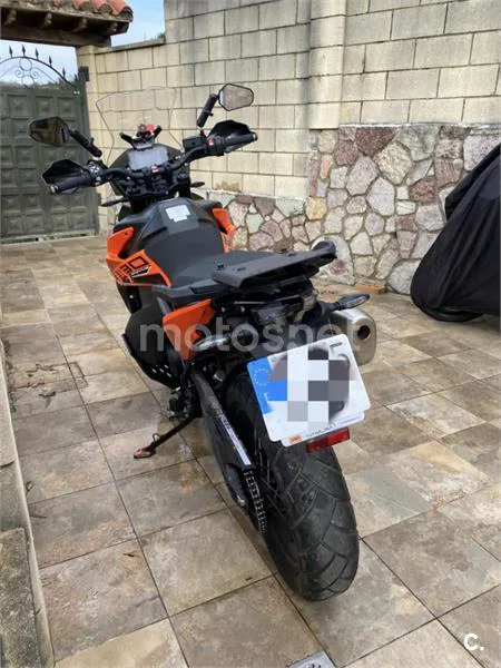KTM 890 – Vista 5