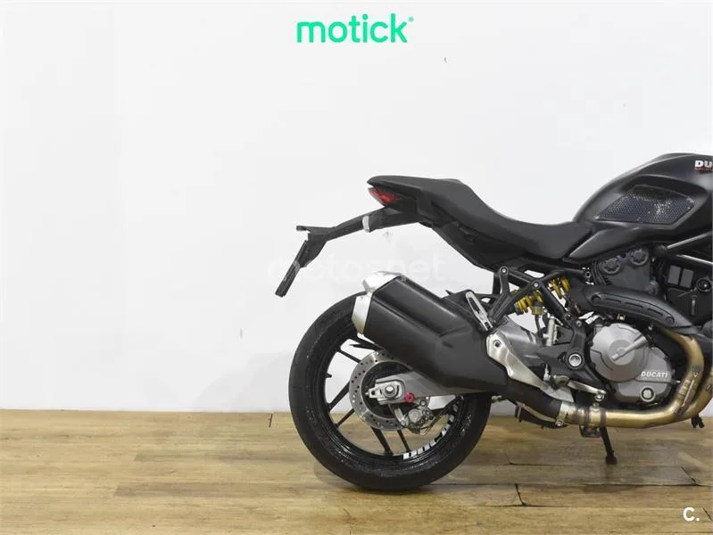 Ducati Monster 821 – Vista 3