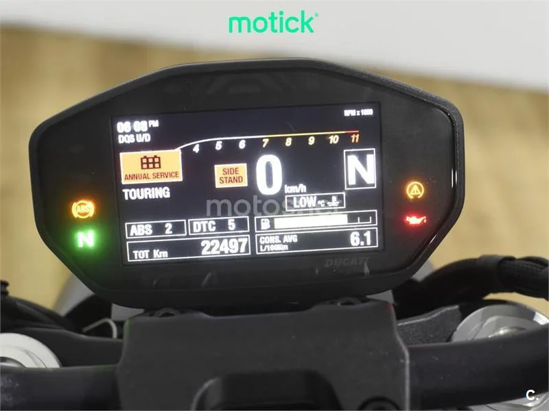 Ducati Monster 821 – Vista 5