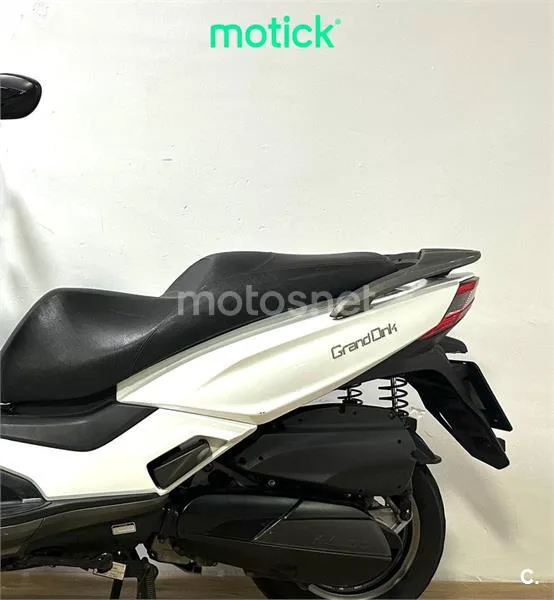 Kymco Grand Dink 300 – Vista 7