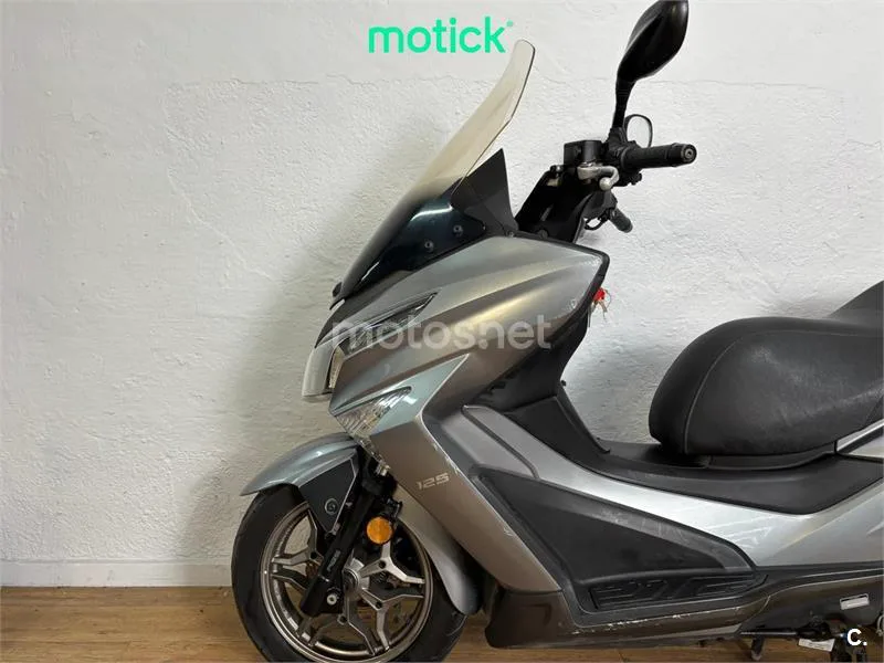 Kymco Grand Dink 125 – Vista 8