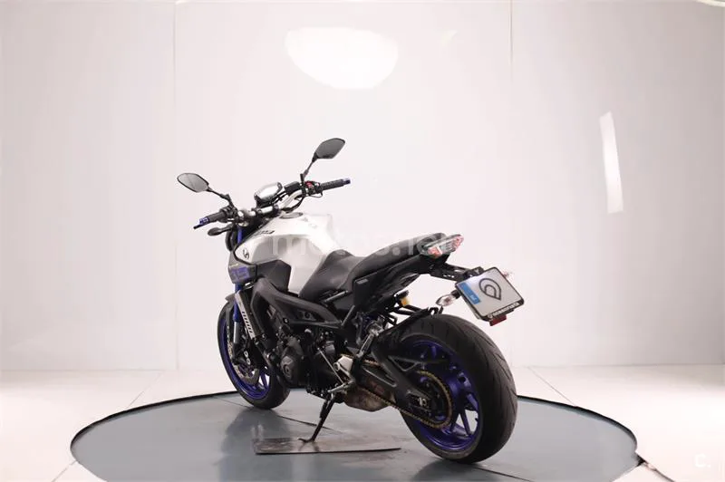 Yamaha MT-09 – Vista 3