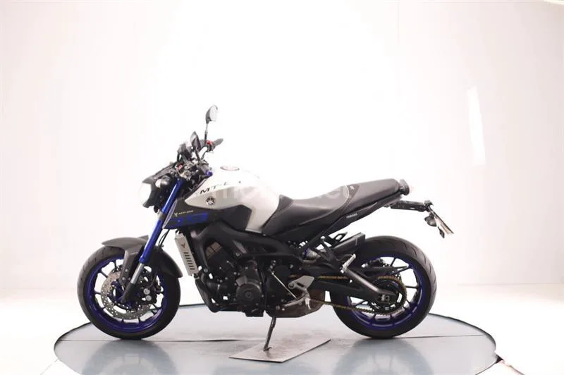 Yamaha MT-09 – Vista 4