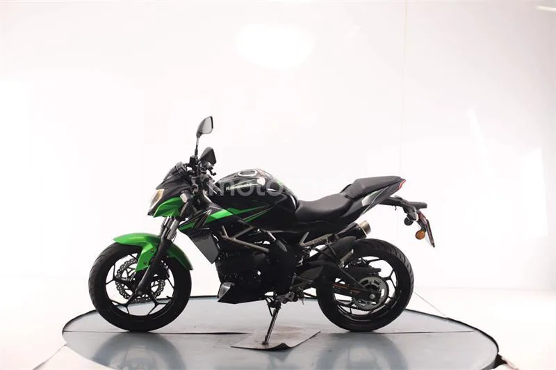 Kawasaki Z125 – Vista 4