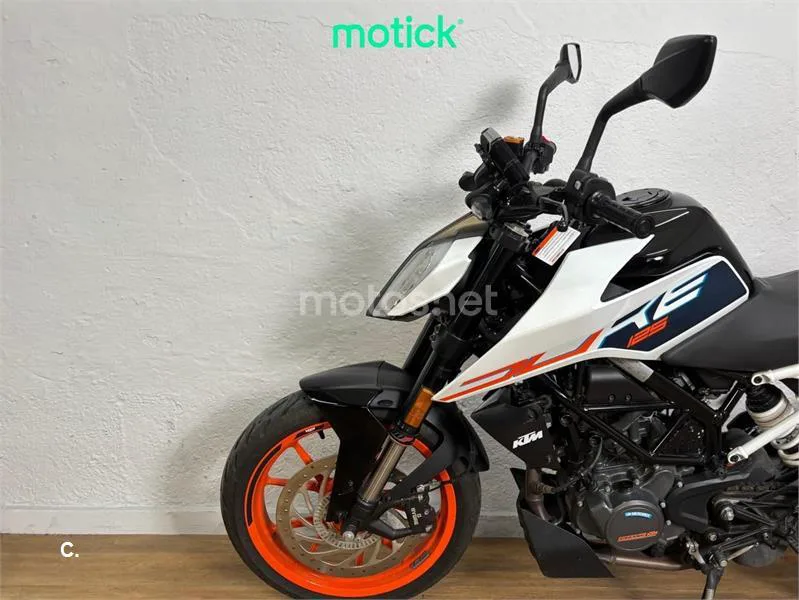 KTM 125 – Vista 8