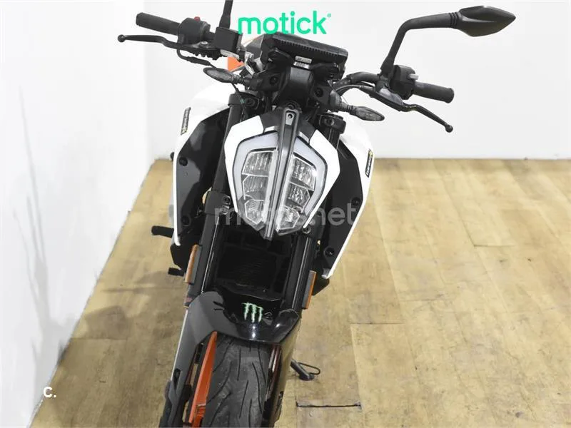 KTM 125 – Vista 11