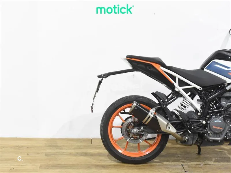KTM 125 – Vista 3