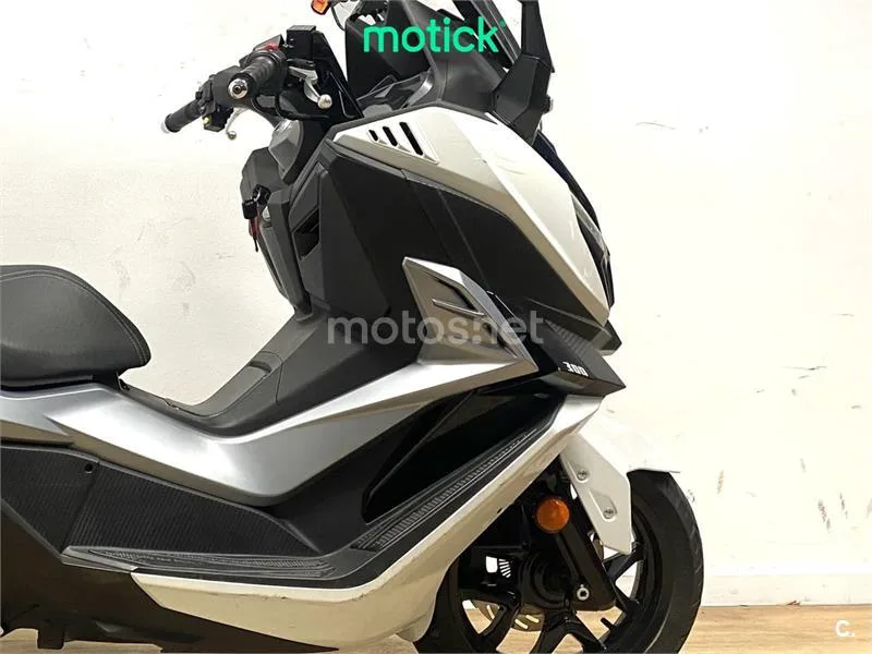 SYM Cruisym – Vista 3