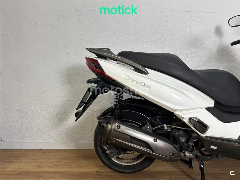 Kymco Grand Dink 125 – Vista 3