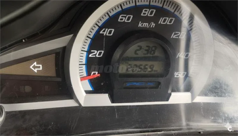Honda PCX 125 – Vista 3