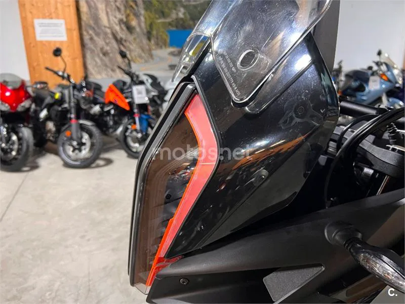 KTM 1290 Super Adventure – Vista 85