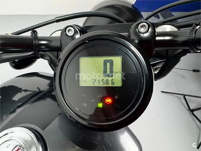 Yamaha XV 950 R – Vista 10