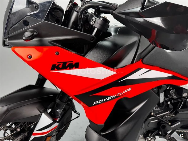 KTM 890 – Vista 17