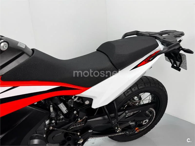 KTM 890 – Vista 19