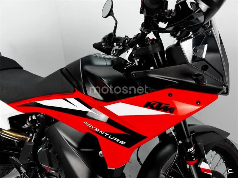 KTM 890 – Vista 3